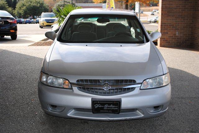 2001 Nissan Altima 4dr Sdn V6 Auto SE
