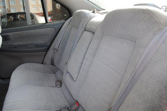 2001 Nissan Altima 4dr Sdn V6 Auto SE