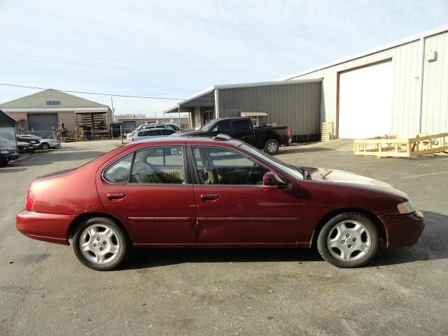2001 Nissan Altima 325I RWD South Africa