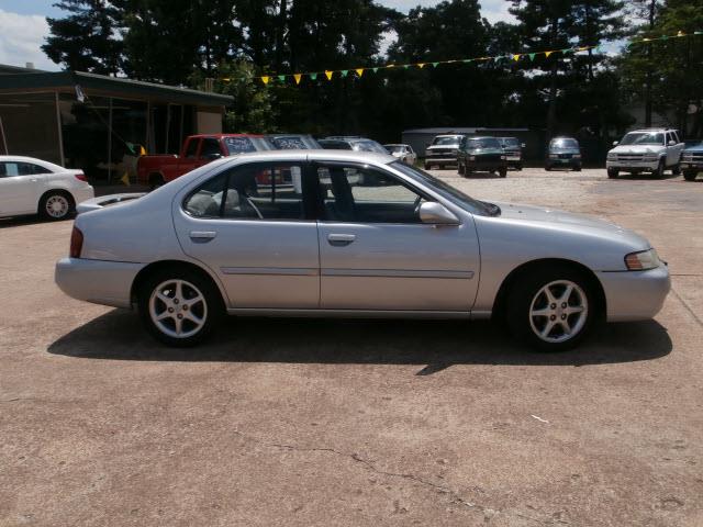 2001 Nissan Altima SE