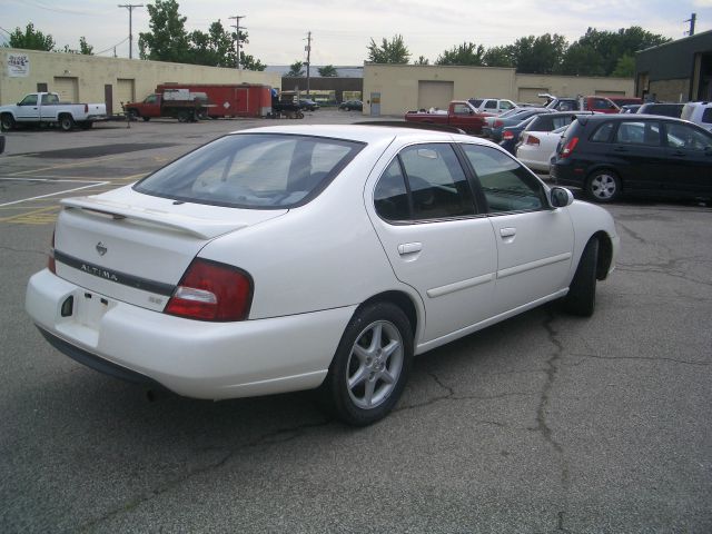 2001 Nissan Altima SE