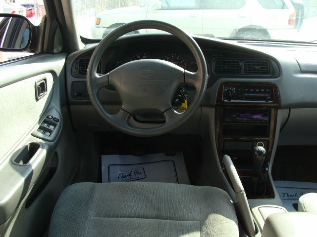2001 Nissan Altima SE