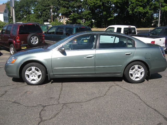 2002 Nissan Altima Pickupslt Quad Cab SWB 4WD 4x4 Truck