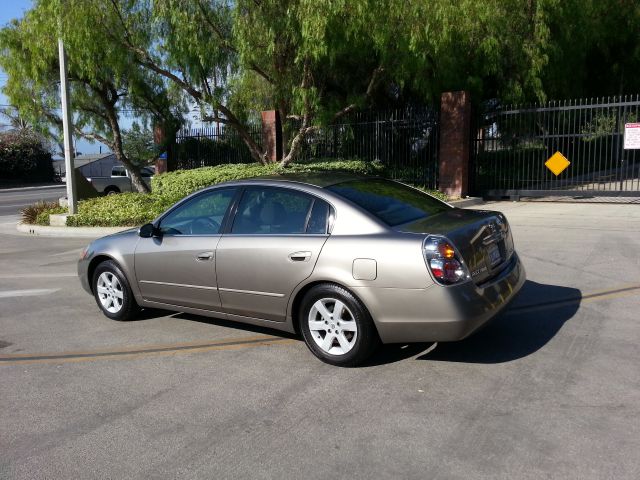 2002 Nissan Altima Pickupslt Quad Cab SWB 4WD 4x4 Truck