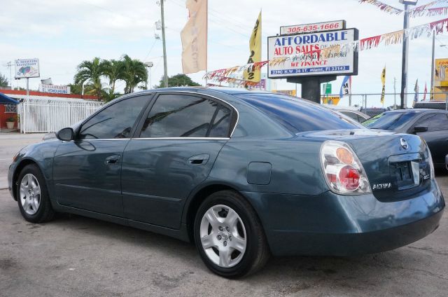2002 Nissan Altima Pickupslt Quad Cab SWB 4WD 4x4 Truck