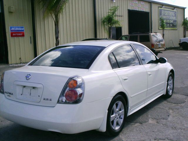 2002 Nissan Altima Pickupslt Quad Cab SWB 4WD 4x4 Truck