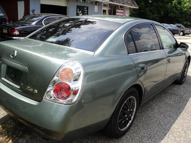2002 Nissan Altima Standard 4X4 Hardtop