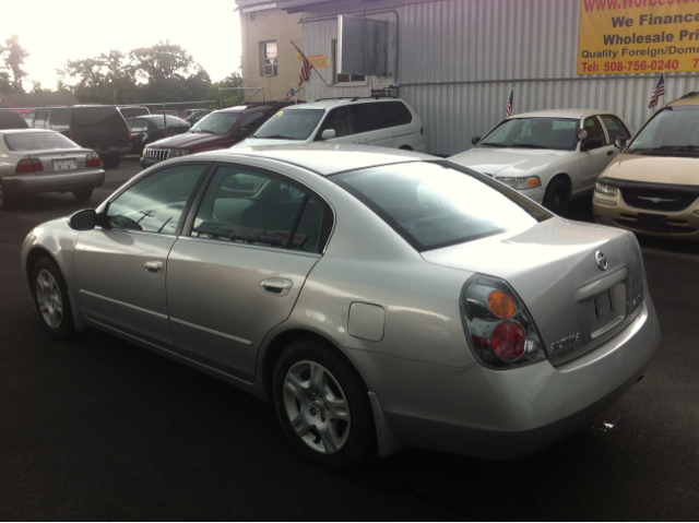 2002 Nissan Altima Pickupslt Quad Cab SWB 4WD 4x4 Truck