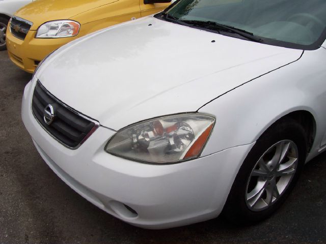 2002 Nissan Altima Pickupslt Quad Cab SWB 4WD 4x4 Truck