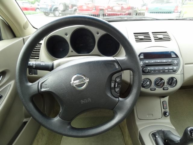 2002 Nissan Altima Pickupslt Quad Cab SWB 4WD 4x4 Truck