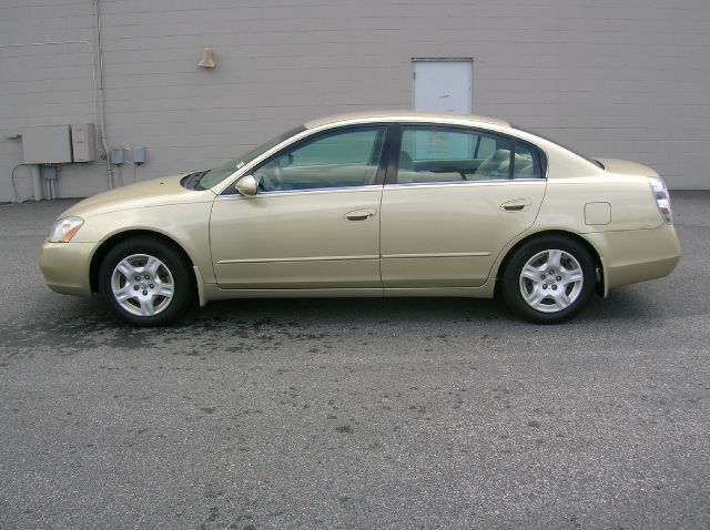 2003 Nissan Altima Pickupslt Quad Cab SWB 4WD 4x4 Truck