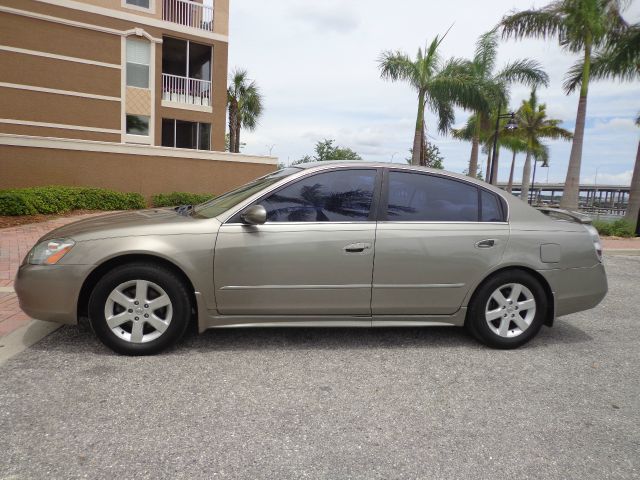 2003 Nissan Altima Pickupslt Quad Cab SWB 4WD 4x4 Truck