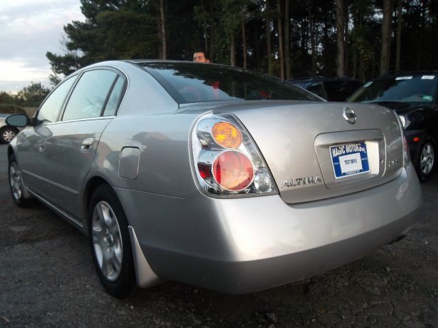 2003 Nissan Altima Pickupslt Quad Cab SWB 4WD 4x4 Truck