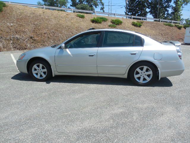 2003 Nissan Altima Pickupslt Quad Cab SWB 4WD 4x4 Truck