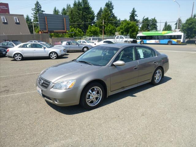 2003 Nissan Altima Ext Cab 143.5 WB 4WD 4x4 Truck