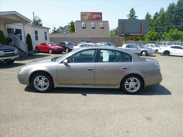 2003 Nissan Altima Ext Cab 143.5 WB 4WD 4x4 Truck