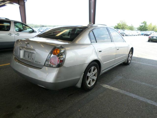 2003 Nissan Altima Pickupslt Quad Cab SWB 4WD 4x4 Truck