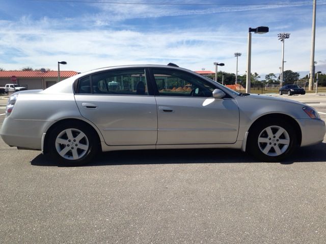 2003 Nissan Altima Pickupslt Quad Cab SWB 4WD 4x4 Truck