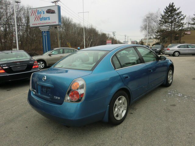 2003 Nissan Altima Pickupslt Quad Cab SWB 4WD 4x4 Truck