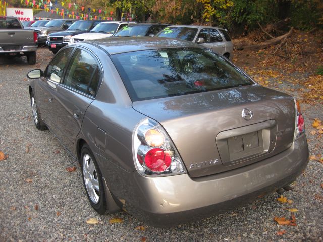 2003 Nissan Altima Pickupslt Quad Cab SWB 4WD 4x4 Truck