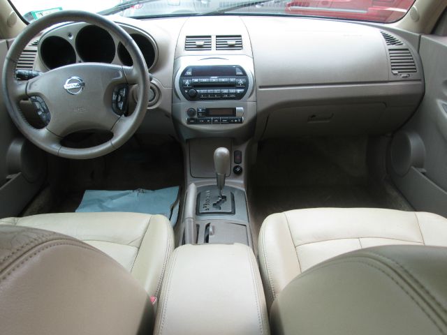 2003 Nissan Altima LE
