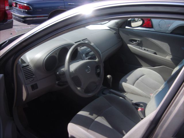 2003 Nissan Altima LE