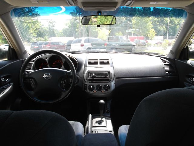 2003 Nissan Altima Pickupslt Quad Cab SWB 4WD 4x4 Truck