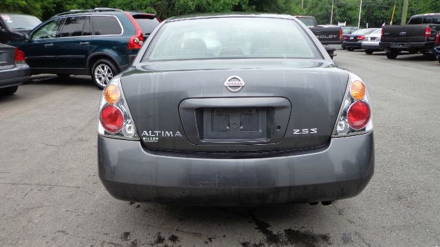 2004 Nissan Altima Pickupslt Quad Cab SWB 4WD 4x4 Truck