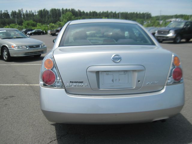 2004 Nissan Altima SLT Quad Cab 2WD