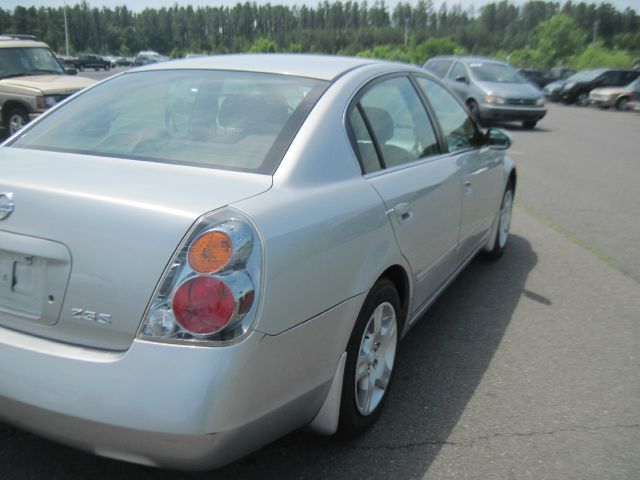 2004 Nissan Altima SLT Quad Cab 2WD