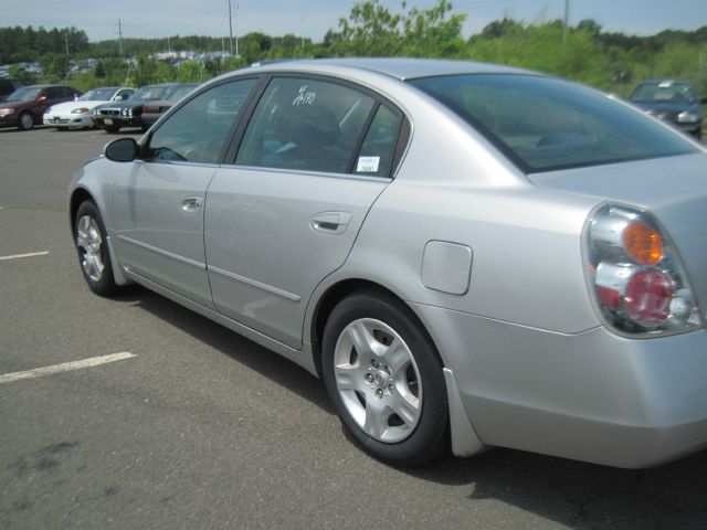 2004 Nissan Altima SLT Quad Cab 2WD
