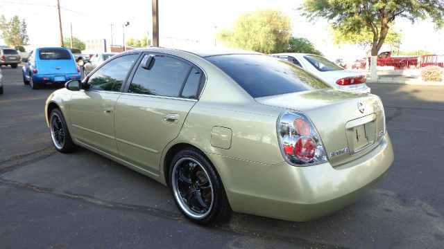2004 Nissan Altima Pickupslt Quad Cab SWB 4WD 4x4 Truck