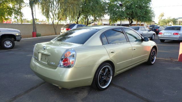 2004 Nissan Altima Pickupslt Quad Cab SWB 4WD 4x4 Truck