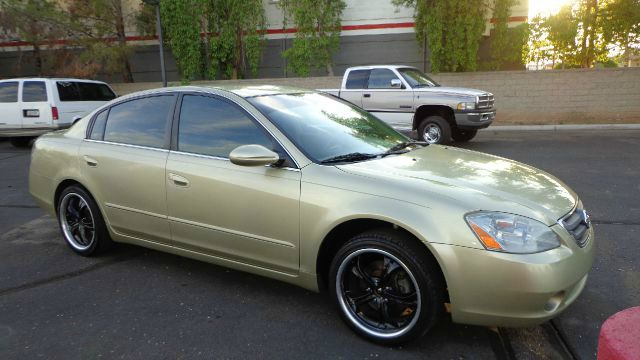2004 Nissan Altima Pickupslt Quad Cab SWB 4WD 4x4 Truck