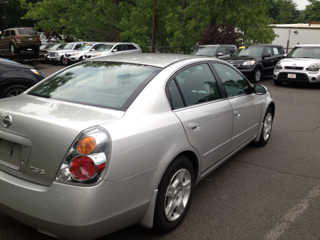 2004 Nissan Altima Pickupslt Quad Cab SWB 4WD 4x4 Truck