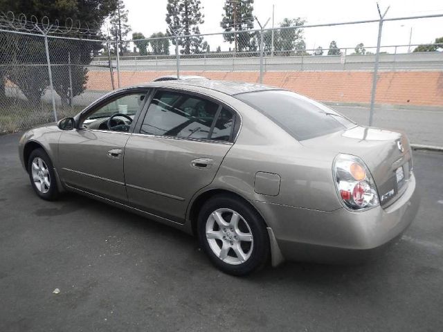 2004 Nissan Altima Pickupslt Quad Cab SWB 4WD 4x4 Truck