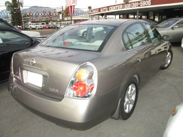 2004 Nissan Altima Pickupslt Quad Cab SWB 4WD 4x4 Truck