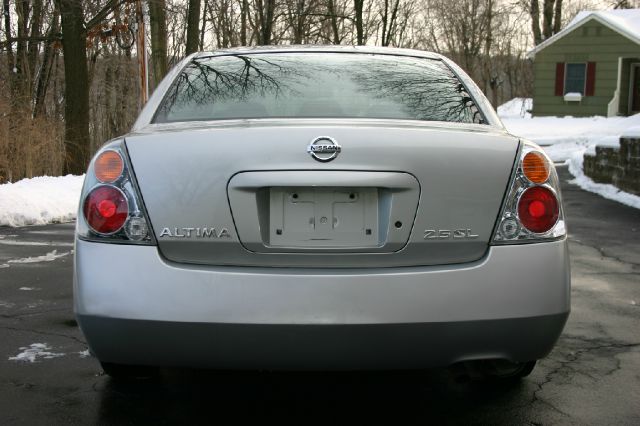 2004 Nissan Altima SLT Quad Cab 2WD