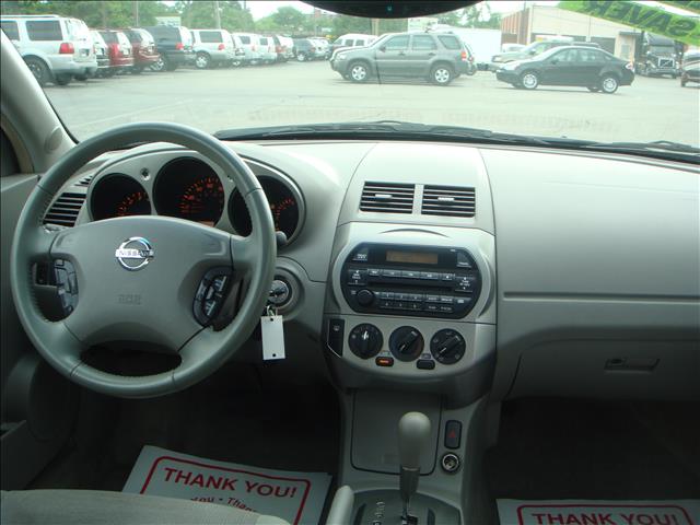 2004 Nissan Altima Pickupslt Quad Cab SWB 4WD 4x4 Truck