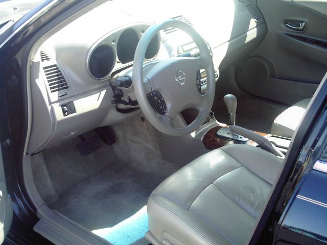 2004 Nissan Altima LE