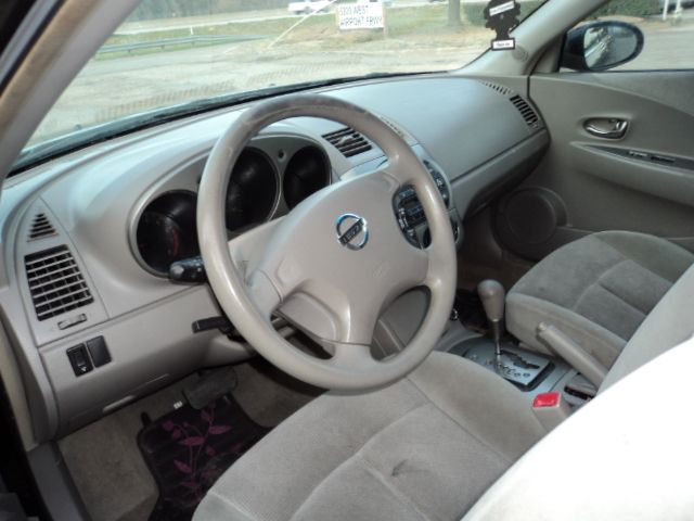 2004 Nissan Altima 2WD Crew Cab 140.5 Laramie