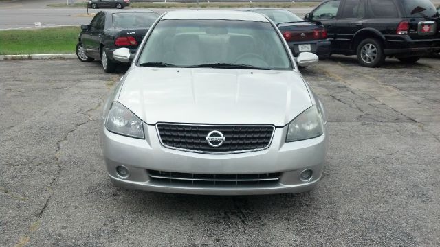 2005 Nissan Altima Pickupslt Quad Cab SWB 4WD 4x4 Truck