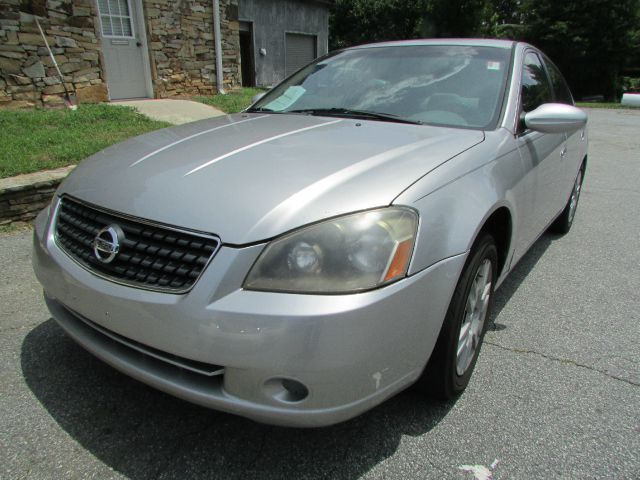 2005 Nissan Altima Pickupslt Quad Cab SWB 4WD 4x4 Truck