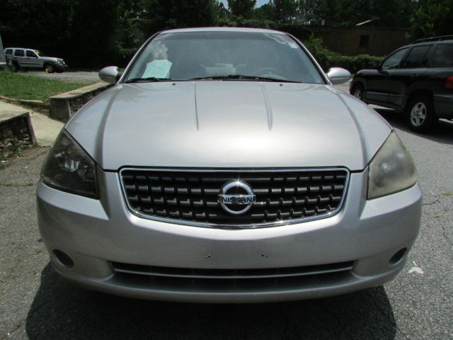 2005 Nissan Altima Pickupslt Quad Cab SWB 4WD 4x4 Truck