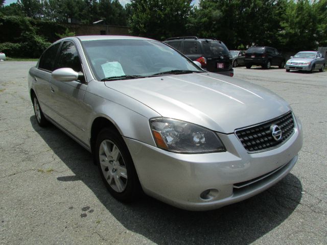 2005 Nissan Altima Pickupslt Quad Cab SWB 4WD 4x4 Truck
