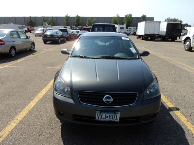 2005 Nissan Altima SLT Quad Cab 2WD