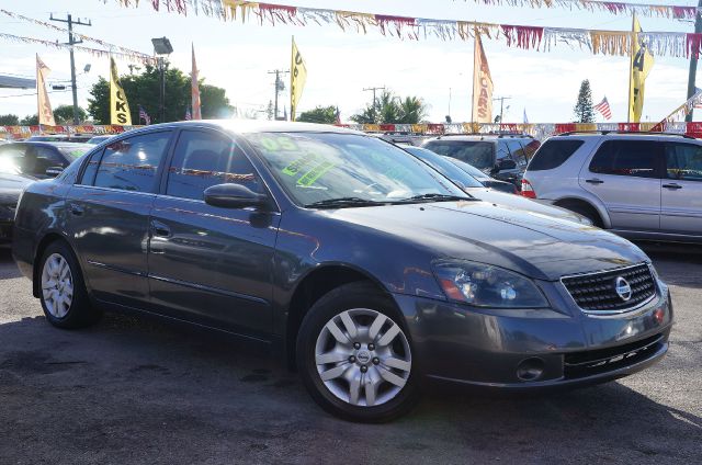 2005 Nissan Altima Pickupslt Quad Cab SWB 4WD 4x4 Truck