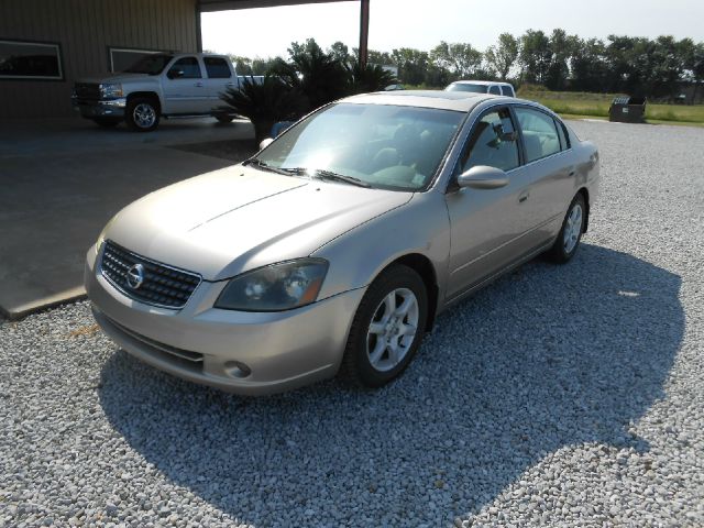 2005 Nissan Altima Pickupslt Quad Cab SWB 4WD 4x4 Truck