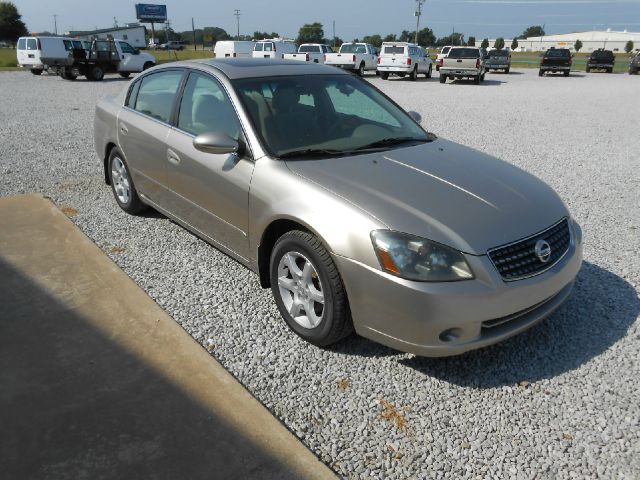 2005 Nissan Altima Pickupslt Quad Cab SWB 4WD 4x4 Truck