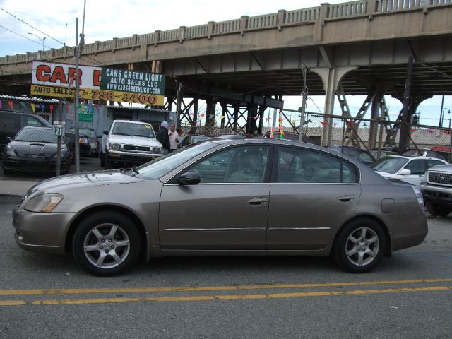 2005 Nissan Altima SLT Quad Cab 2WD